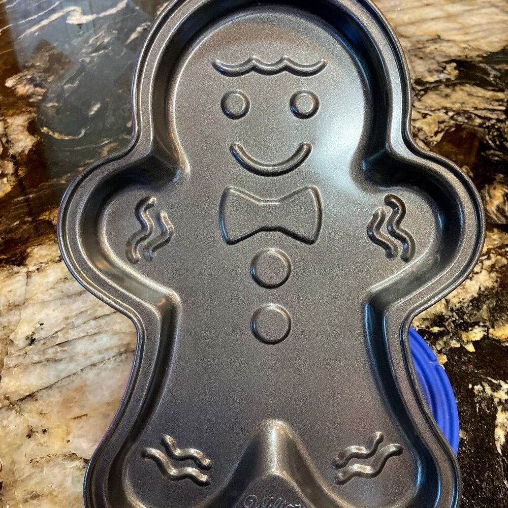 Wilton Set of 2 Cookie Pans, Gingerbread Man and Train